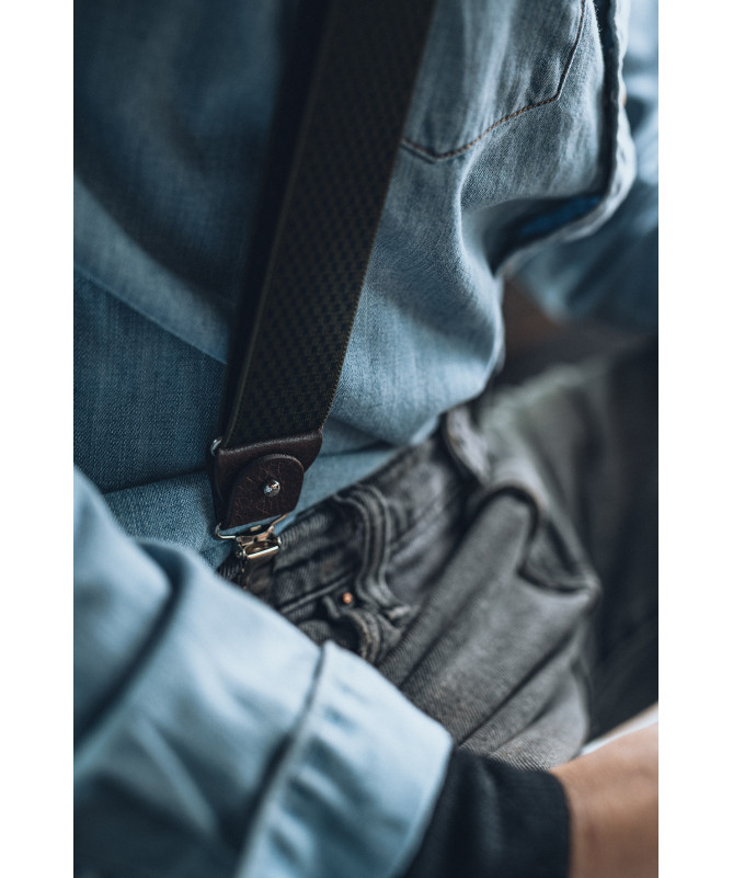 Wide clip-on men's braces / suspenders with leather details – Navy cross on khaki