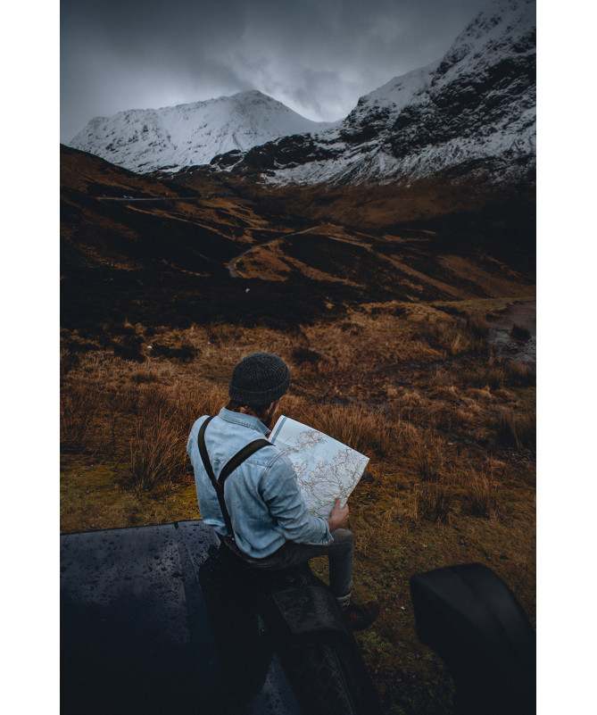 Wide clip-on men's braces / suspenders with leather details – Navy cross on khaki